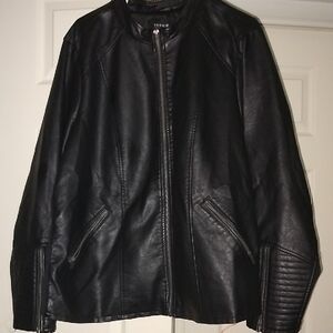 Woman's Black VEGAN leather and SPANDEX Moto Jacket by Torrid size 4